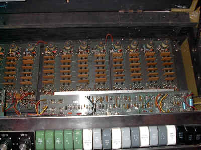 Insides1.jpg (131075 bytes)