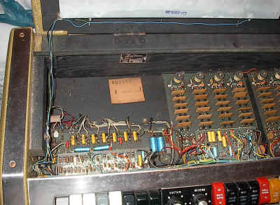 Insides2.jpg (159232 bytes)